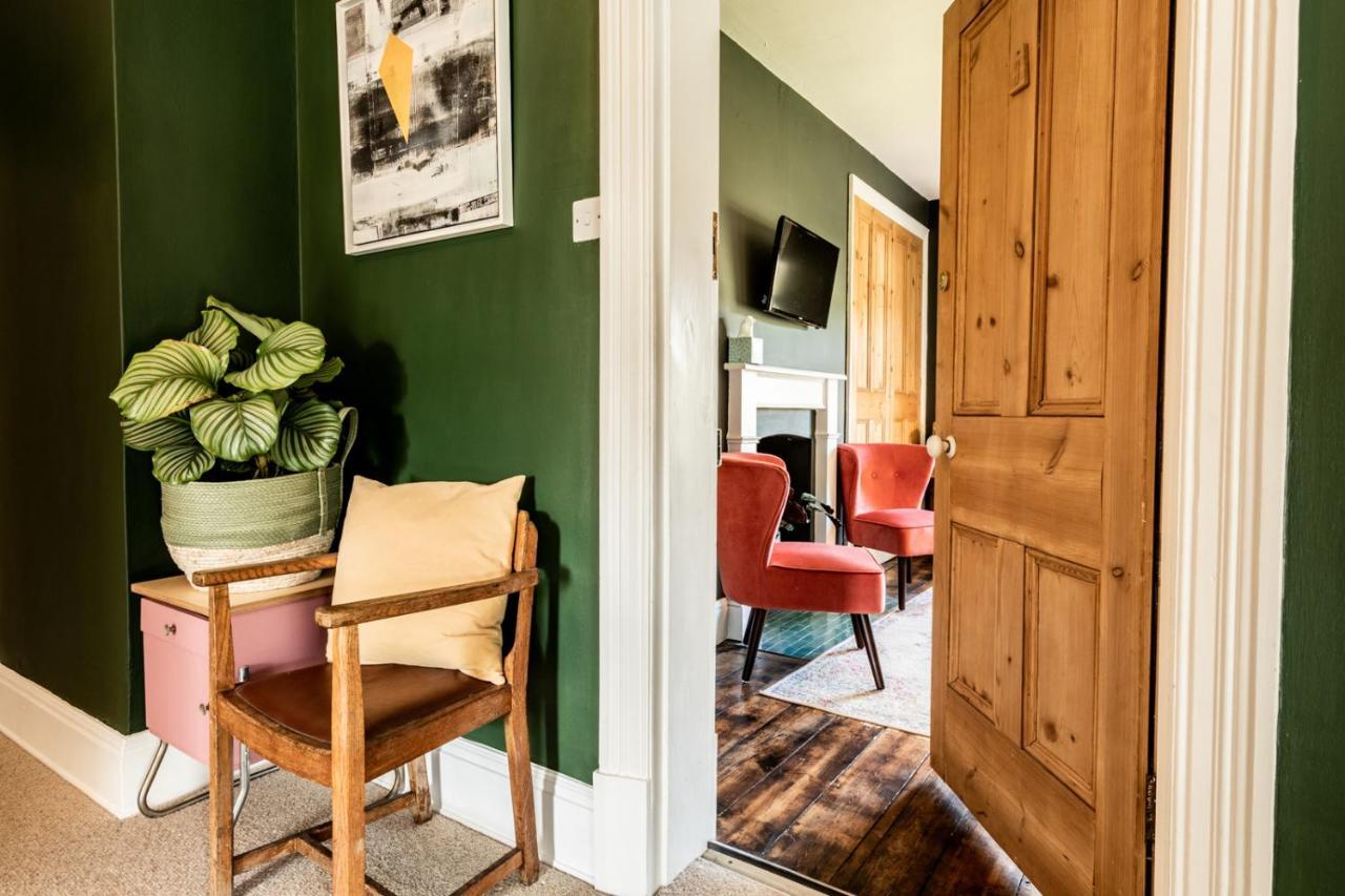 The Old Vicarage Bed and Breakfast Moylgrove Eksteriør billede