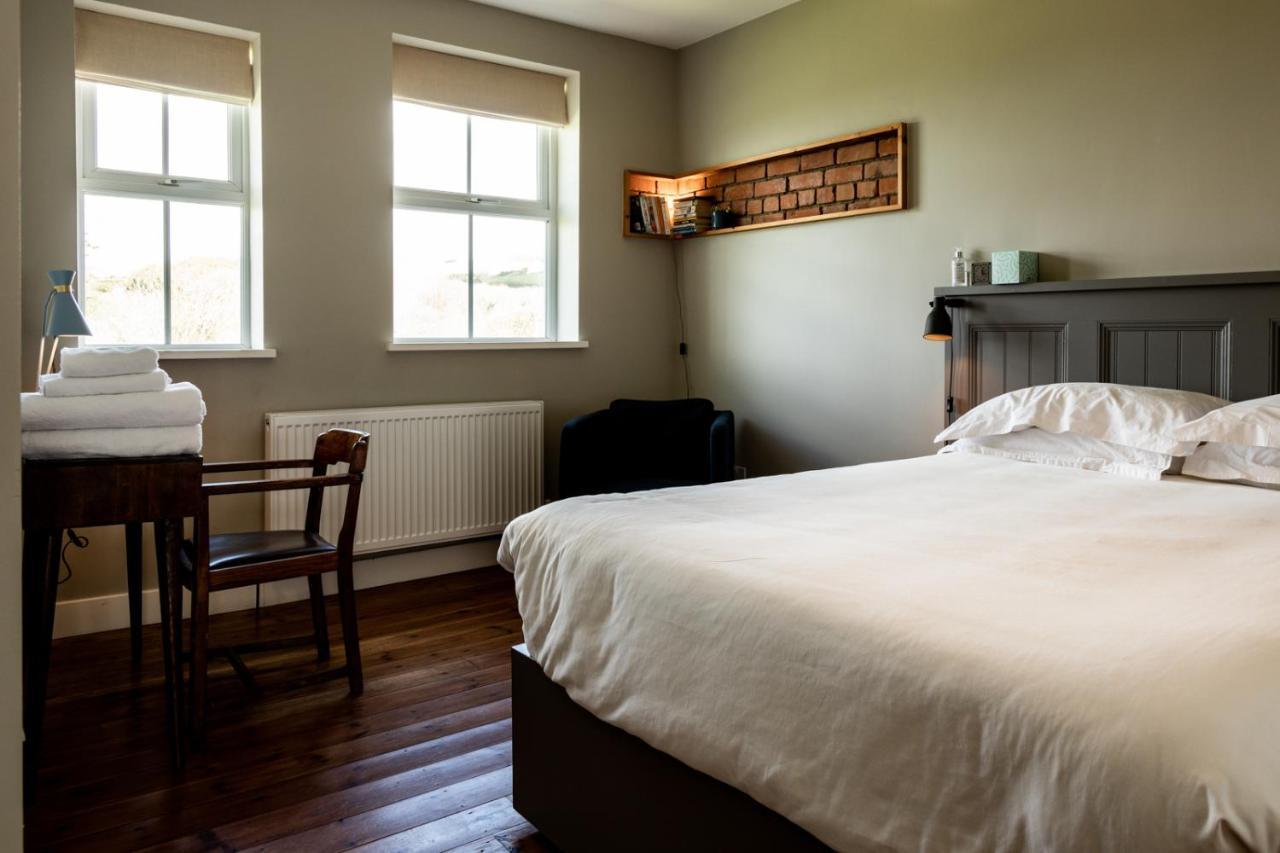The Old Vicarage Bed and Breakfast Moylgrove Eksteriør billede