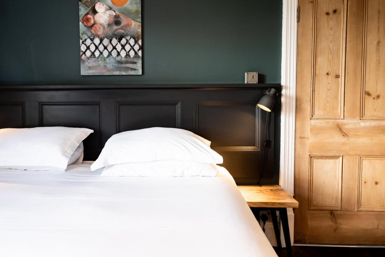 The Old Vicarage Bed and Breakfast Moylgrove Eksteriør billede